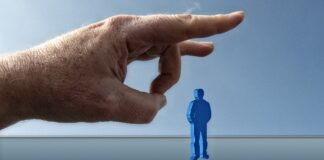 Aufhebungsvertrag erhalten? So kämpfst du zurück, statt kopflos zu kapitulieren Kündigung - Aufhebungsvertrag - betriebsbedingte Kündigung - Was soll ich tun